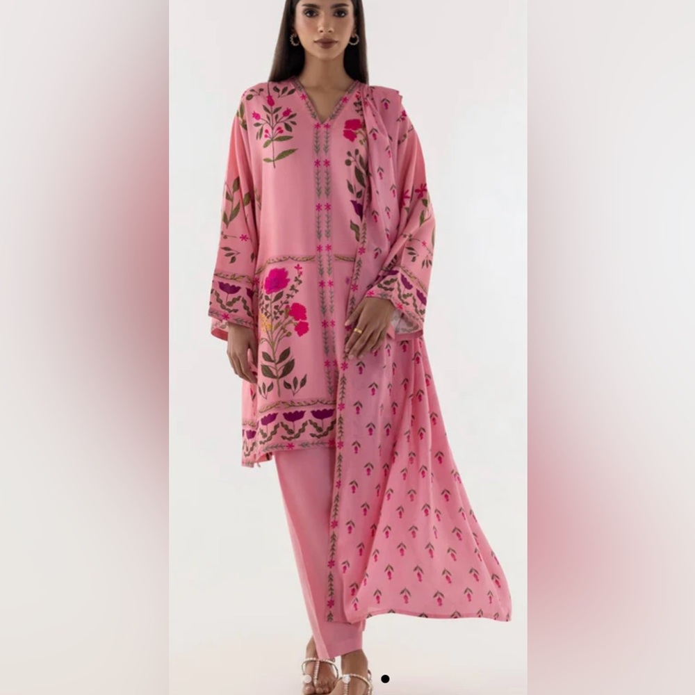 Sana Safinaz 3 piece stitched suit in floral pink print